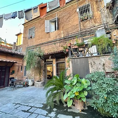 Via Del Moro Charming Trastevere Mimì&Cocò Home-2